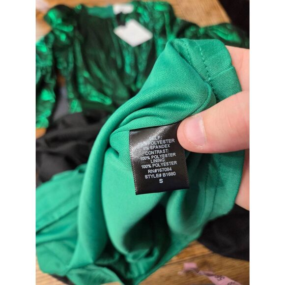 NWT Tuckernuck Pomander Place Crinkle Lurex Lillith Maxi Dress Emerald Green sz - Picture 4 of 5